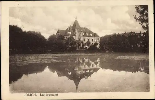 Ak Jülich in Nordrhein Westfalen, Landratsamt, Wasserspiegelung