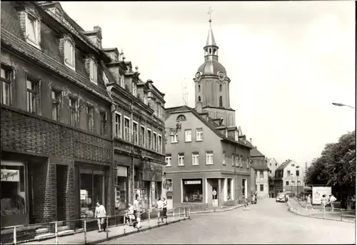 Ak Meerane Sachen, Geschäfte am Franz Mehring Platz, Kirchturm, Passanten