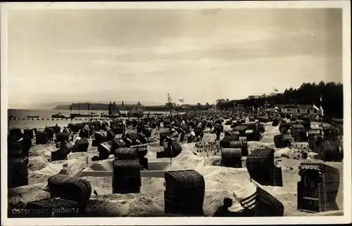 Ak Grömitz in Ostholstein, Panorama vom Strand, Strandbad