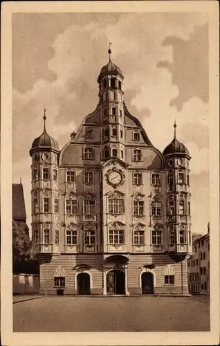 Ak Memmingen in Schwaben, Das Rathaus, Fassadenansicht vom Marktplatz