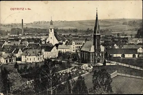 Ak Ostritz in der Oberlausitz, Totalansicht vom Ort, Kirche