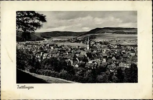 Präge Passepartout Ak Tuttlingen im Tal der Oberen Donau, Blick auf den Ort mit Umgebung
