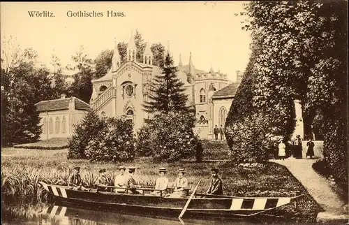 Ak Oranienbaum Wörlitz im Kreis Wittenberg, Gothisches Haus, Ruderboot