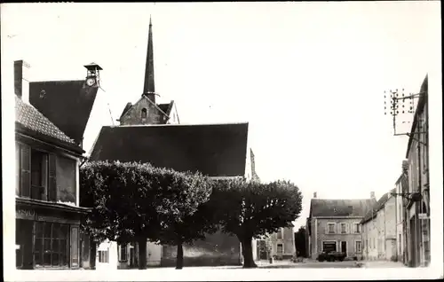 Ak Ablis Yvelines, Place de l'Eglise, Platz bei der Kirche, Geschäftshaus