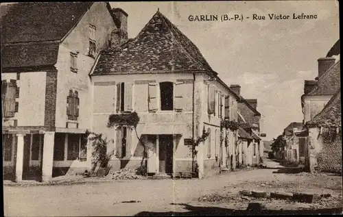 Ak Garlin Pyrénées Atlantiques, Rue Victor Lefranc, Straßenpartie