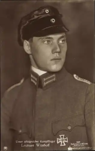 Ak Deutscher Kampfflieger, Leutnant Kurt Wüsthoff, Portrait, Sanke 560