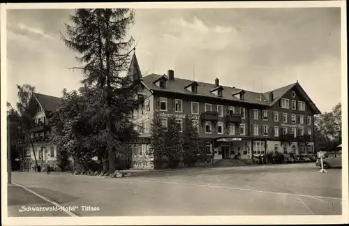 Ak Titisee Neustadt im Breisgau Hochschwarzwald, Das Schwarzwaldhotel, Eingang