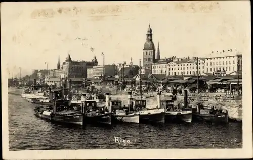 Foto Ak Riga Lettland, Blick auf den Hafen, Boote, Schlepper, Dom