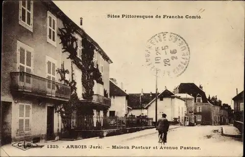 Ak Arbois Jura, Maison Pasteur et Avenue Pasteur, Mann auf einem Fahrrad, Gebäude