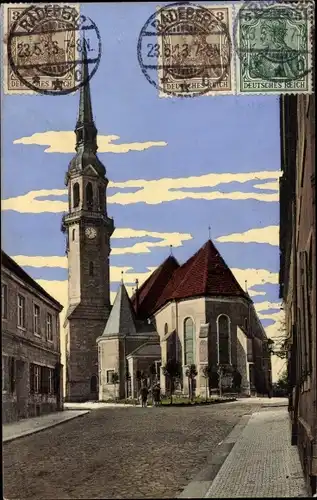 Ak Radeberg in Sachsen, Blick auf die Kirche, Straßenansicht