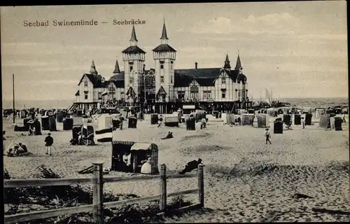 Ak Świnoujście Swinemünde Pommern, Seebrücke, Strandpartie