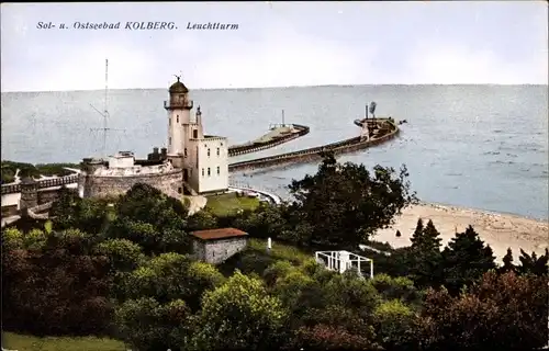 Ak Kołobrzeg Kolberg Pommern, Blick auf den Leuchtturm, Strandpartie