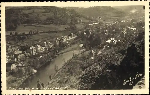 Foto Ak Sully Bort Saône et Loire, Vu de la nouvelle route, Blick auf den Ort