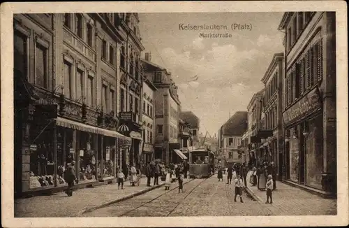 Ak Kaiserslautern, Marktstraße mit Geschäft v. J. Weber Sohn, Schaufenster, Straßenbahn, Passanten