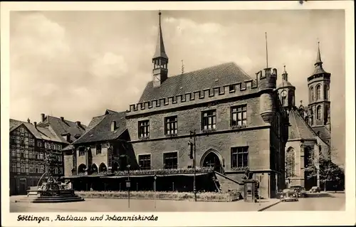 Ak Göttingen in Niedersachsen, Rathaus und Johanniskirche, Panorama