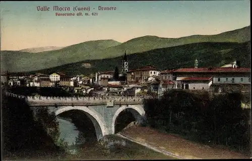 Ak Dronero Piemonte, Panoramablick auf die Stadt, Brücke