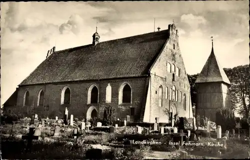 Ak Landkirchen auf Fehmarn in Schleswig Holstein, Blick auf die Kirche, Friedhof