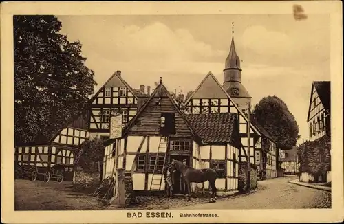 Ak Bad Essen in Niedersachsen, Blick in die Bahnhofstraße, Wirtschaft A. Höger, Fachwerkhäuser