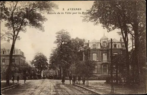 Ak Avesnes Nord, Entrée de la Ville par la Rotonde, Straßenpartie, Häuser