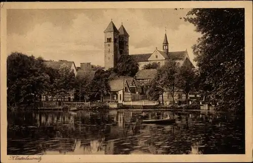 Ak Bad Klosterlausnitz in Thüringen, Wasserpartie mit Teilansicht von der Ortschaft