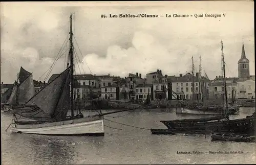 Ak Les Sables d'Olonne Vendée, La Chaume, Quai Georges V, Hafen, Boote, Geschäftshäuser