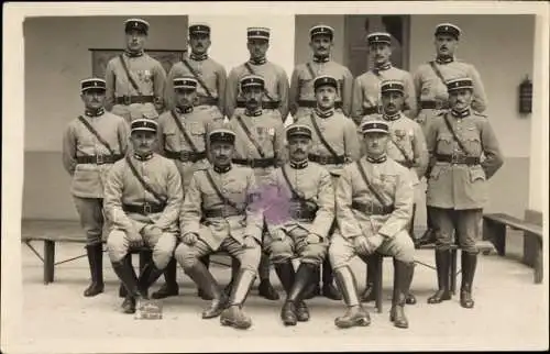 Foto Ak Moulins Allier, Französische Soldaten in Uniformen, 3em peloton 7eme groupe, 1924