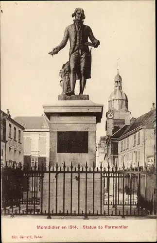 Ak Montdidier Somme, Statue de Parmenthier, Blick auf ein Denkmal, Glockenturm