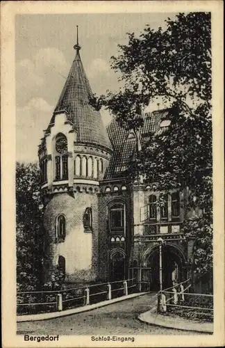 Ak Hamburg Bergedorf, Straßenpartie mit Blick auf den Eingang zum Schloss