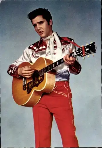 Ak Schauspieler und Sänger Elvis Presley, Portrait mit Gitarre, Jailhouse Rock