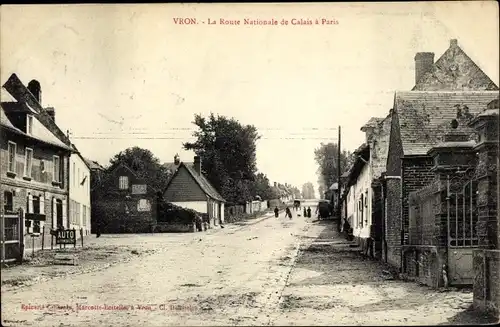Ak Vron Somme, La Route Nationale de Calais a Paris, Autowerkstatt, Wohnhäuser