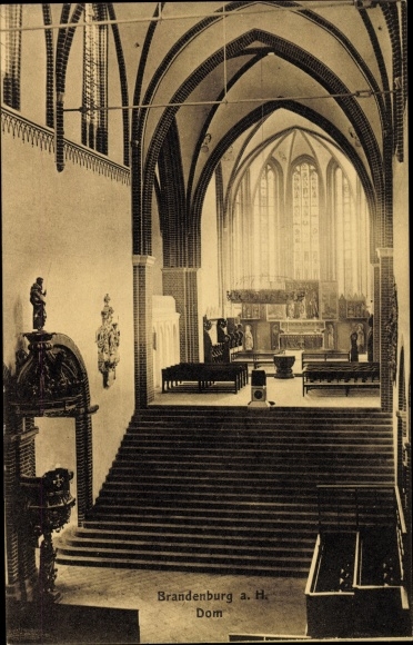Ak Brandenburg an der Havel, Blick in den Dom Nr. 1980579