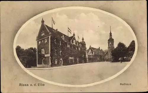 Ak Riesa an der Elbe Sachsen, Partie am Rathaus, Kirche