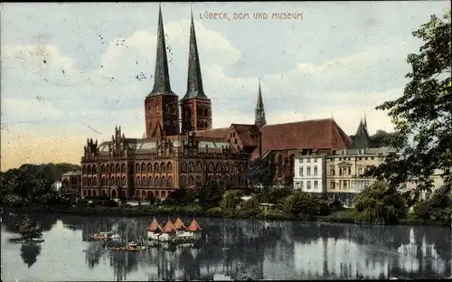 Ak Lübeck in Schleswig Holstein, Blick nach Dom und Museum