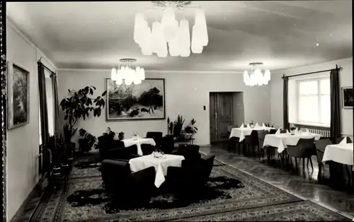 Ak Moritzburg in Sachsen, Hotel Waldschänke, Innenansicht, Esszimmer Roter Salon