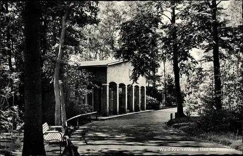 Ak Bad Rothenfelde am Teutoburger Wald, Waldkrankenhaus, Teilansicht mit Eingang von der Straße aus