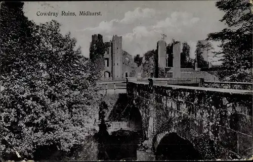 Ak Midhurst West Sussex England, View of Cowdray ruins, bridge