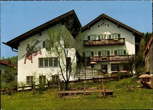 Ak Schliersee in Oberbayern, Fremdenheim Haus Bergblick, Inh. Maria Hoschek, Gesamtansicht