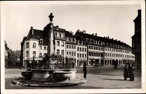 Ak Saarbrücken, St. Johannermarkt, G. W. Wagenknecht, L. Köhl Metzgerei, Kautz Eisenwaren, Brunnen