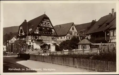 Ak Alpirsbach im Kreis Freudenstadt, Marktplatz, Hotel Löwen Post