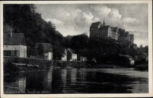 Ak Colditz in Sachsen, Schloss m. Mulde, Gesamtansicht vom Fluss aus, Uferpanorama