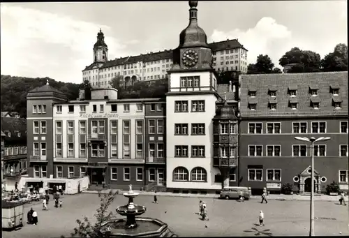 Ak Rudolstadt in Thüringen, Rathaus, Schloss Heidecksburg, Hotel Zum Löwen, Brunnen, Passanten