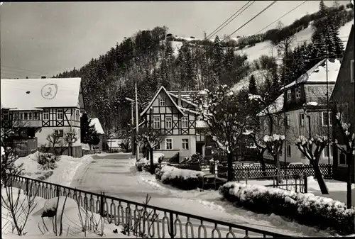 Ak Rohrbach Thüringen, Straßenansicht von Ortschaft und Umgebung, Winterlandschaft