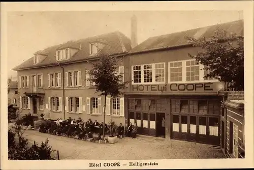 Ak Heiligenstein Elsass Bas Rhin, Hotel Coope, Gäste auf der Terrasse