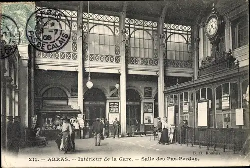 Ak Arras Pas de Calais, Interieur de la Gare, Salle des Pas Perdus, Bahnhofshalle, Innenansicht