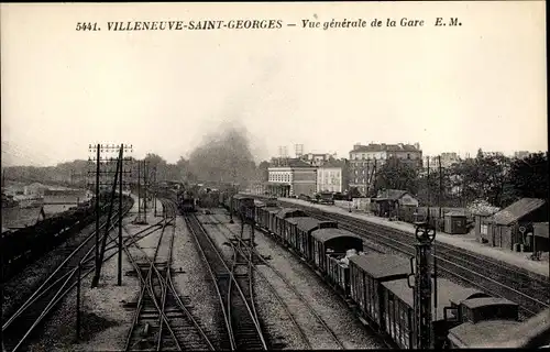 Ak Villeneuve Saint Georges Val de Marne, La Gare, Bahnhof und Bahnanlagen, Güterwaggons