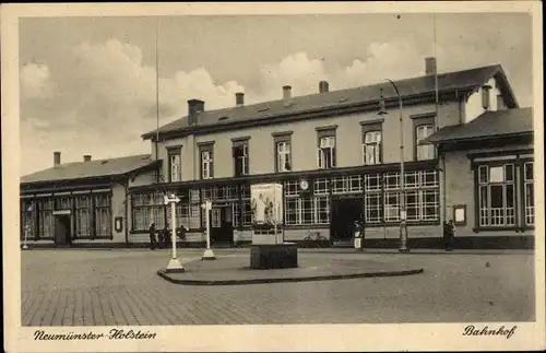 Ak Neumünster in Schleswig Holstein, Bahnhof, Straßenseite