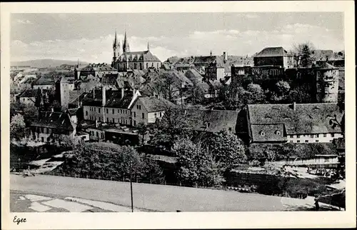 Ak Cheb Eger Reg. Karlsbad, Gesamtansicht der Stadt, Kirche, Wohnhäuser