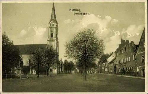 Ak Plattling im Gäuboden Niederbayern, Preysingplatz, Kirche, Denkmal