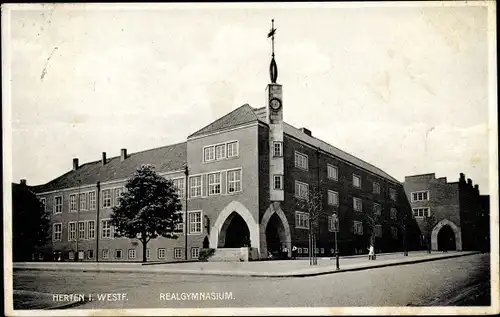 Ak Herten Nordrhein Westfalen, Realgymnasium, Straßenansicht