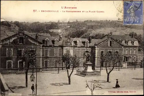 Ak Decazeville Aveyron, La Gendarmerie et la Place Cabrol